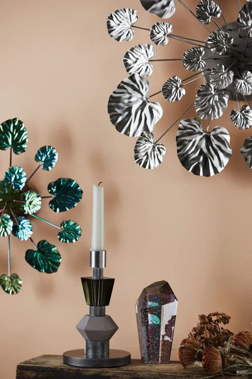Wall Flower