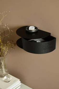 Wallie Shelf