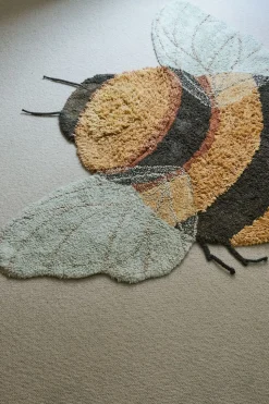 Washable rug Bee