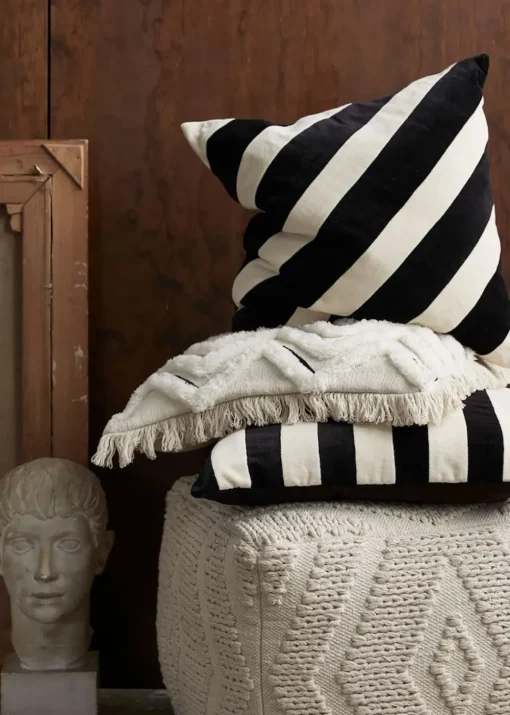Wular Pouf